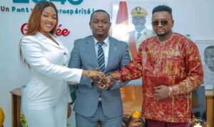 Guinée : Azaya et Djely Kaba Bintou se réconcilient – Un nouveau souffle pour l’amour et la musique